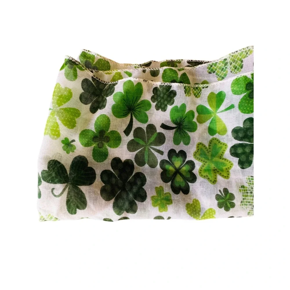 Green Shamrock Clover St Patricks Day Table Runner Scarf Lightweight‎ Home Decor